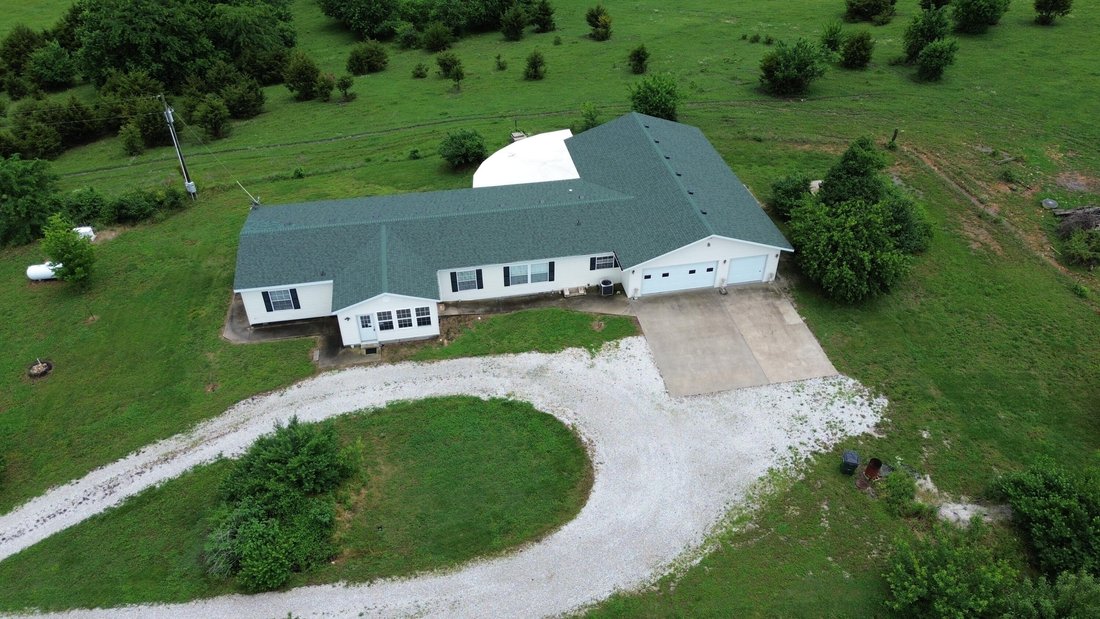 Farm Ranch in Pittsburg, Missouri, United States 3 - 16680059