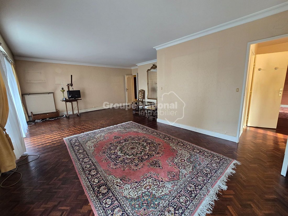 Apartment in Domaine National du Château, Versailles, France 3 - 16074090