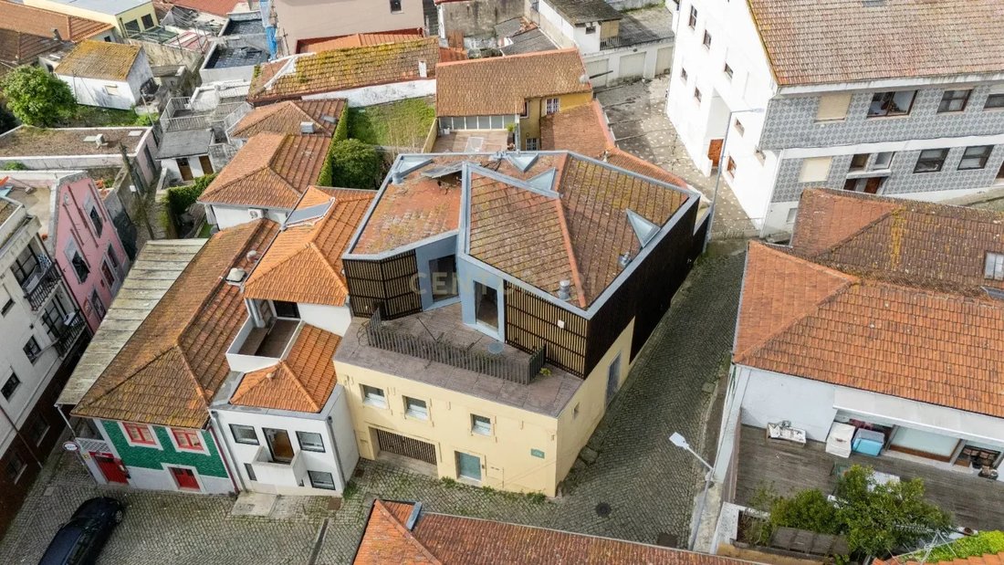 Villa in Lordelo do Ouro e Massarelos, Porto District, Portugal 1 - 15646967