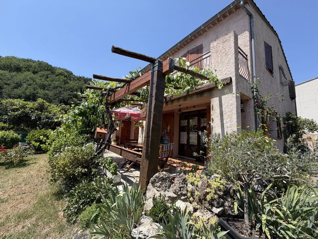 House in Nord-Hameaux, Contes, France 1 - 18038452