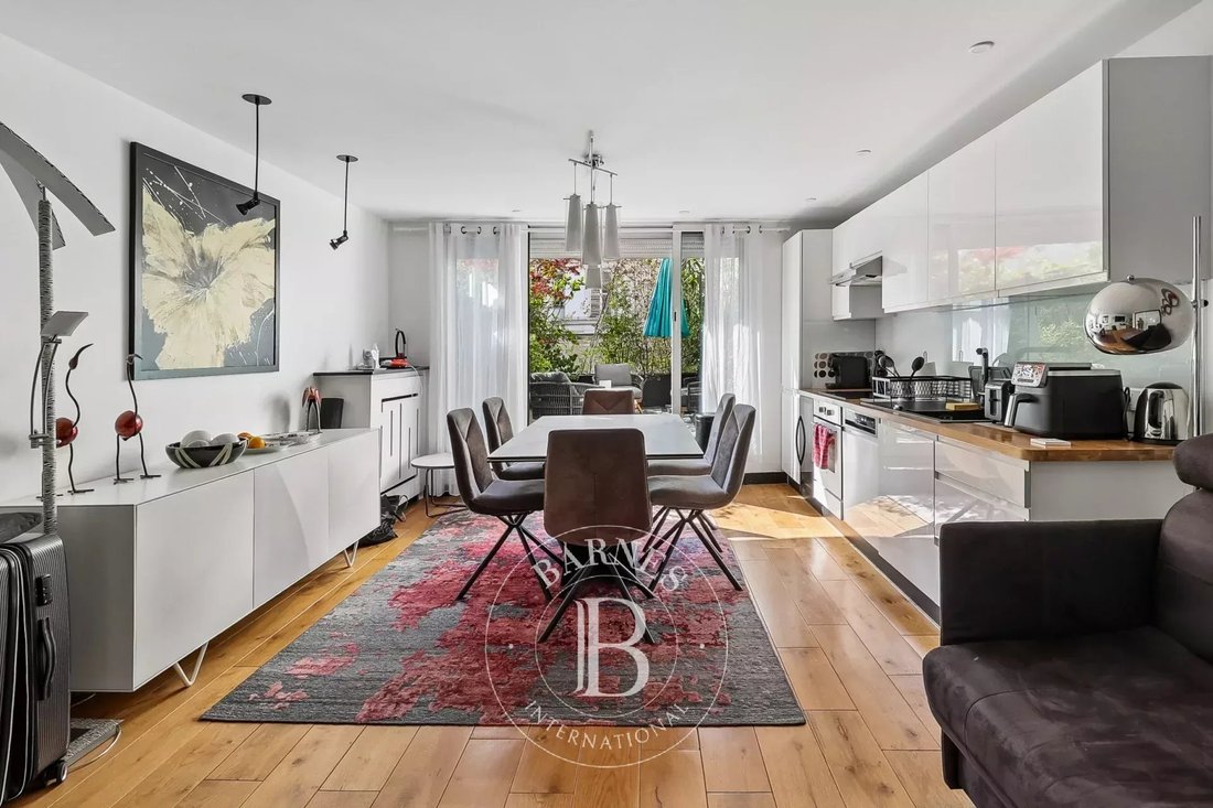 Apartment in Chaillot, Paris 16e Arrondissement, Paris 3 - 18038222