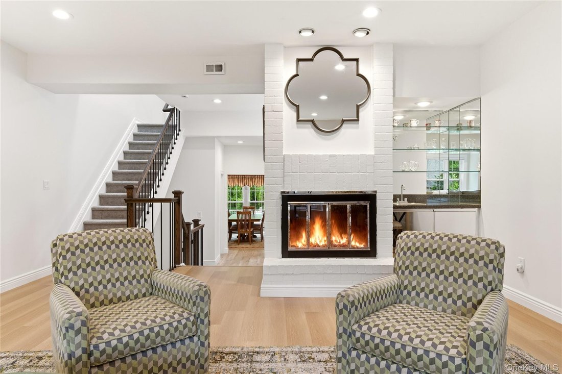 Condo in Syosset, New York, United States 5 - 18015430