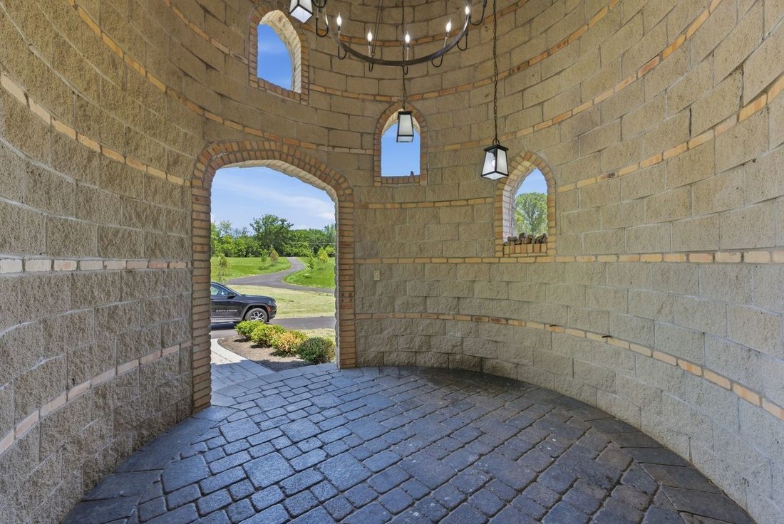 House in West Dundee, Illinois, United States 3 - 18020316