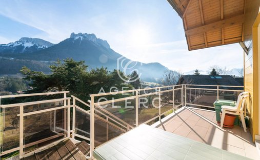 Villa in Menthon-Saint-Bernard, Auvergne-Rhône-Alpes, France 1