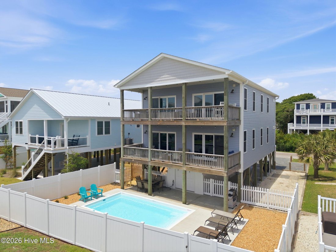 House in Oak Island, North Carolina, United States 1 - 18028915