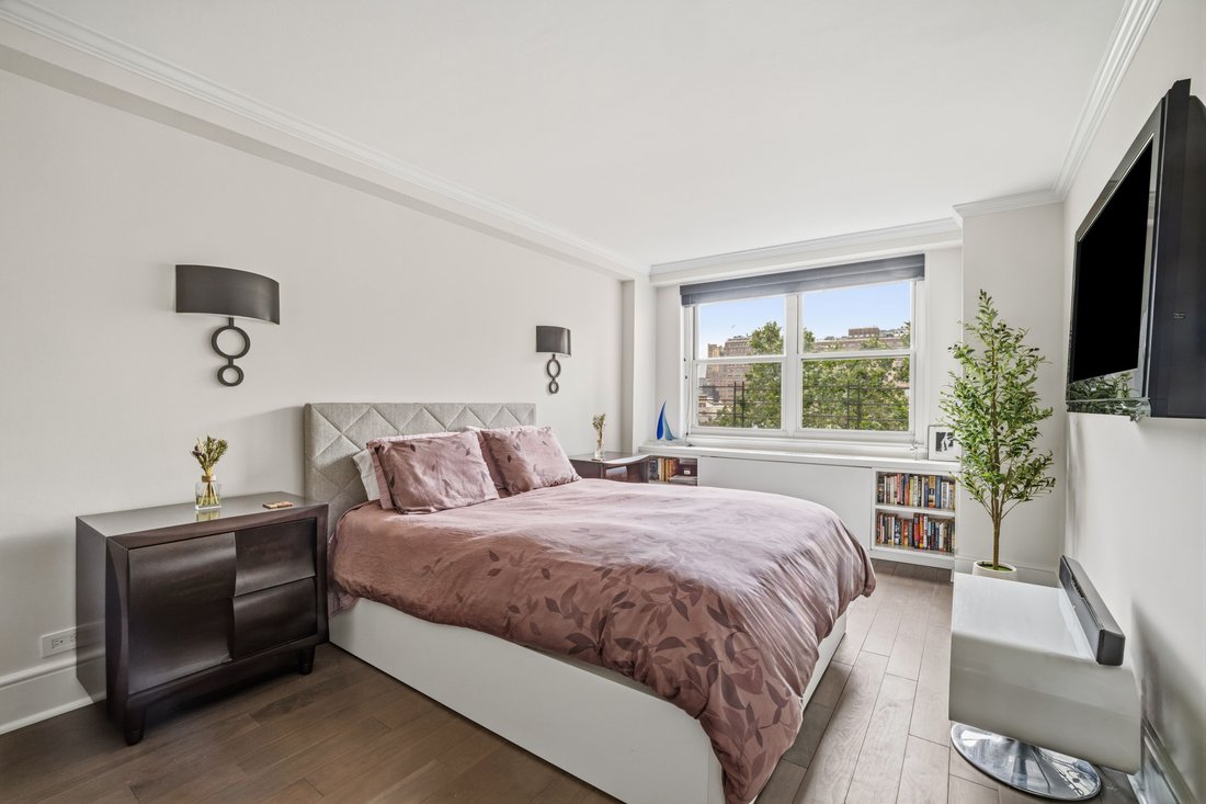 Co Op in New York, New York, United States 4 - 18044858