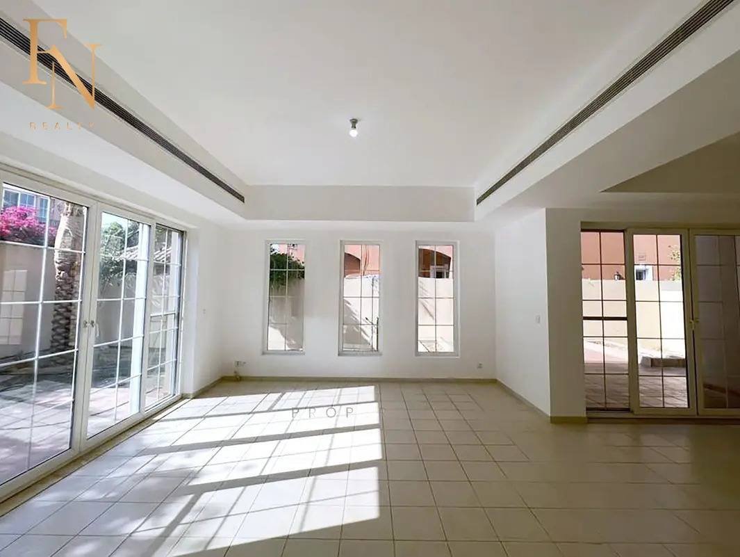 Villa in Wadi Al Safa 6, Wadi Al Safa, Dubai 2 - 18047059