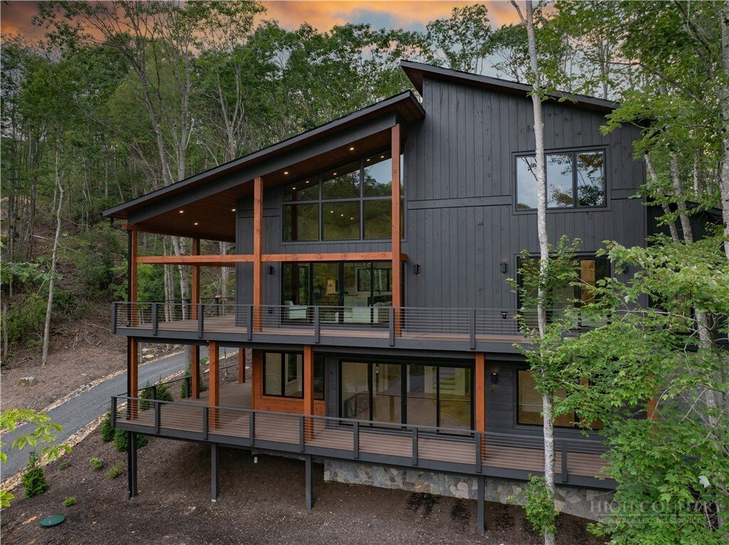 House in Elk Park, North Carolina, United States 2 - 18045098