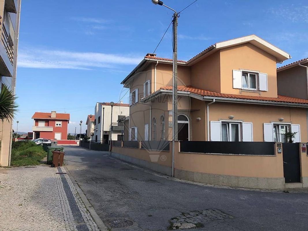 House in Aver-o-Mar, Amorim e Terroso, Porto District, Portugal 1 - 18051009