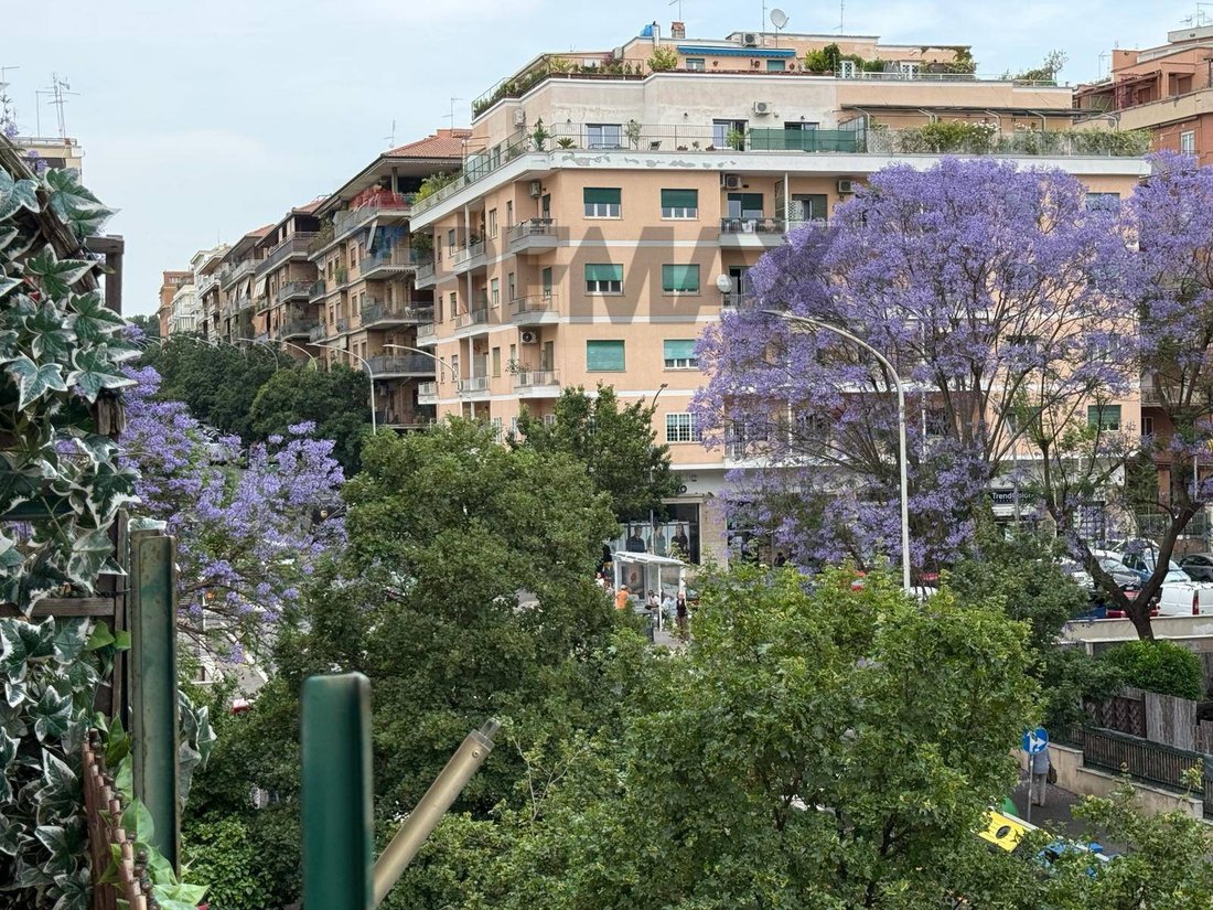 Apartment in Gianicolense, Rome, Lazio 1 - 18012038