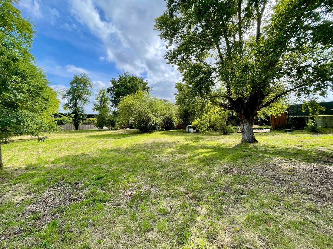 Land in Chemin Long-Garies, Mérignac, France 2 - 18038975