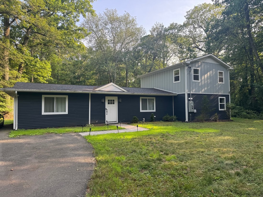 Monroe, Connecticut, United States 1 - 18039040