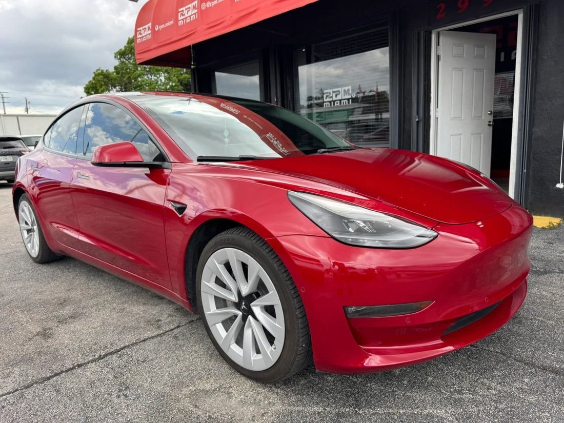 Sedan in Miami, FL, United States 2 - 18052183