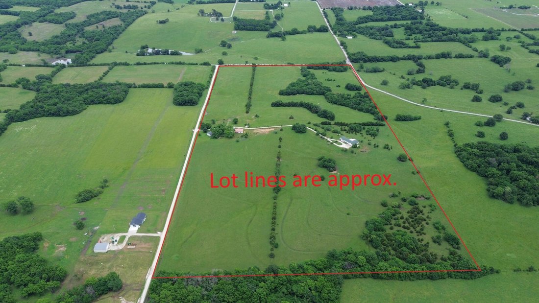 Farm Ranch in Pittsburg, Missouri, United States 2 - 16680059