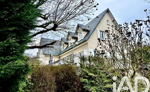 House in Bois de Verrieres-Vaupereux, Verrières-le-Buisson, France 1