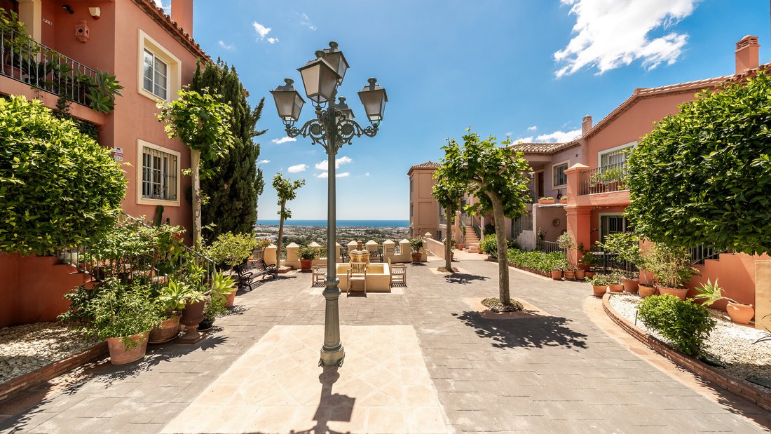 Apartment in Benahavis, Andalusia, Spain 1 - 18040272
