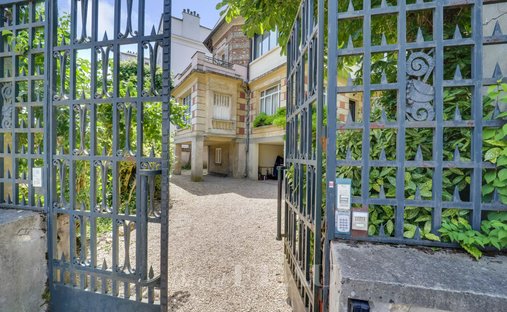 House in Notre Dame, Versailles, France 1
