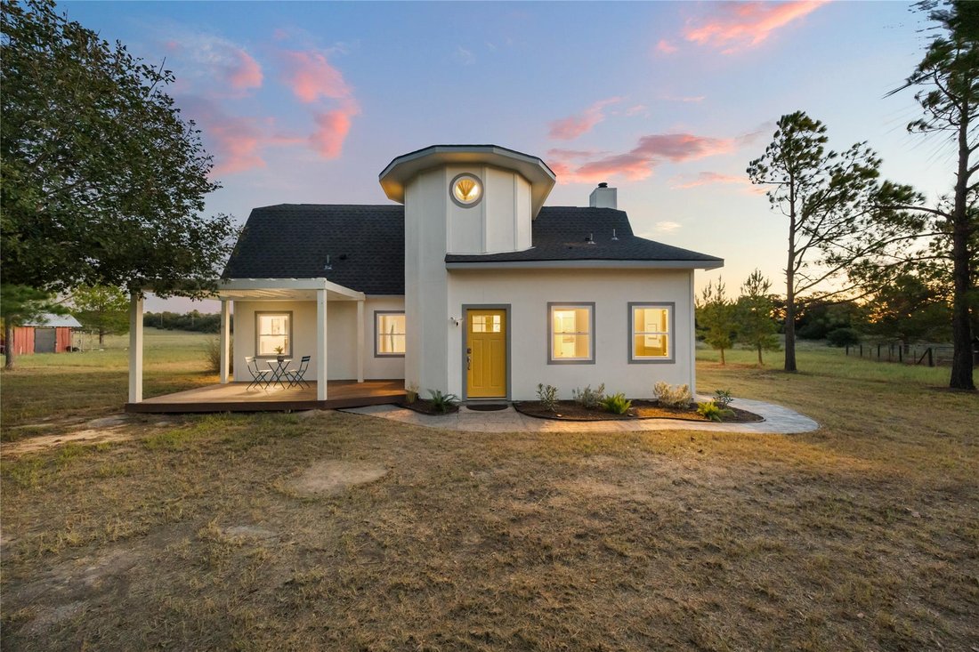 McDade, Texas, United States 1 - 18037713
