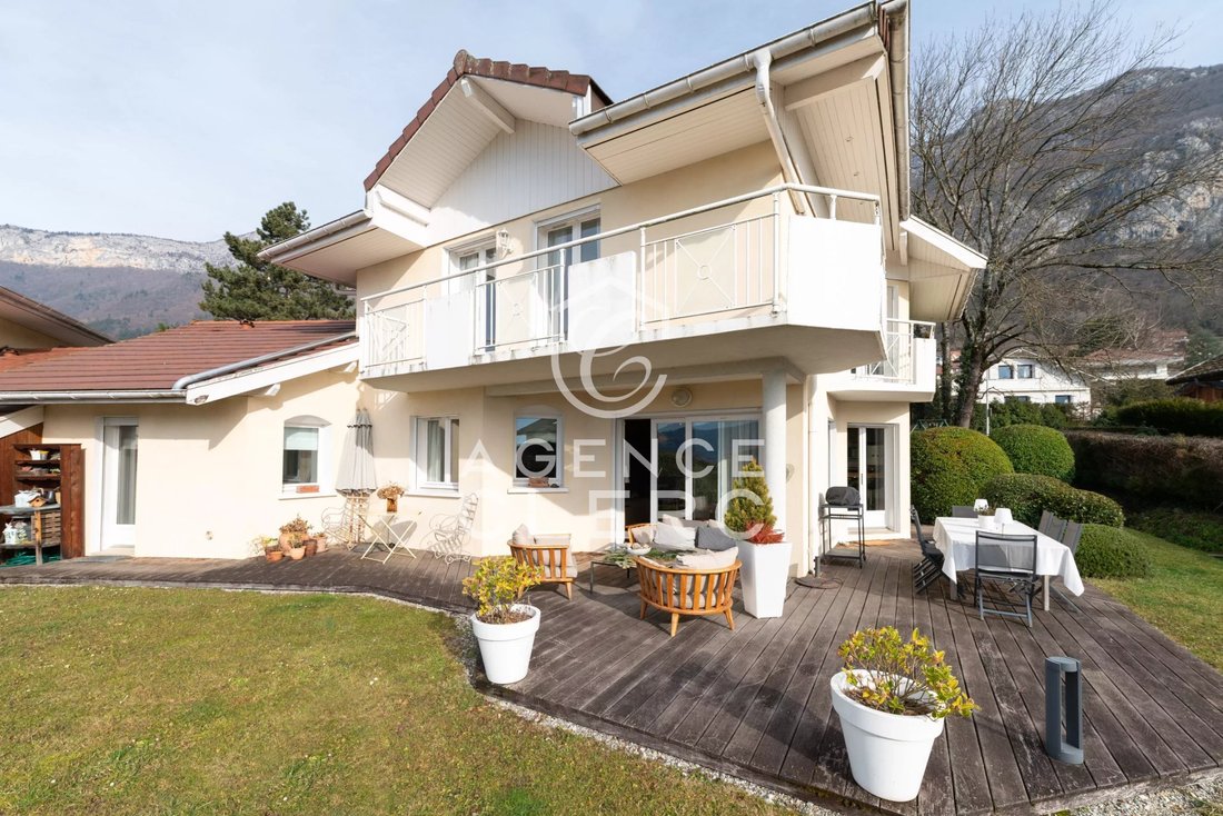 Villa in Veyrier-du-Lac, Auvergne-Rhône-Alpes, France 5 - 17725727