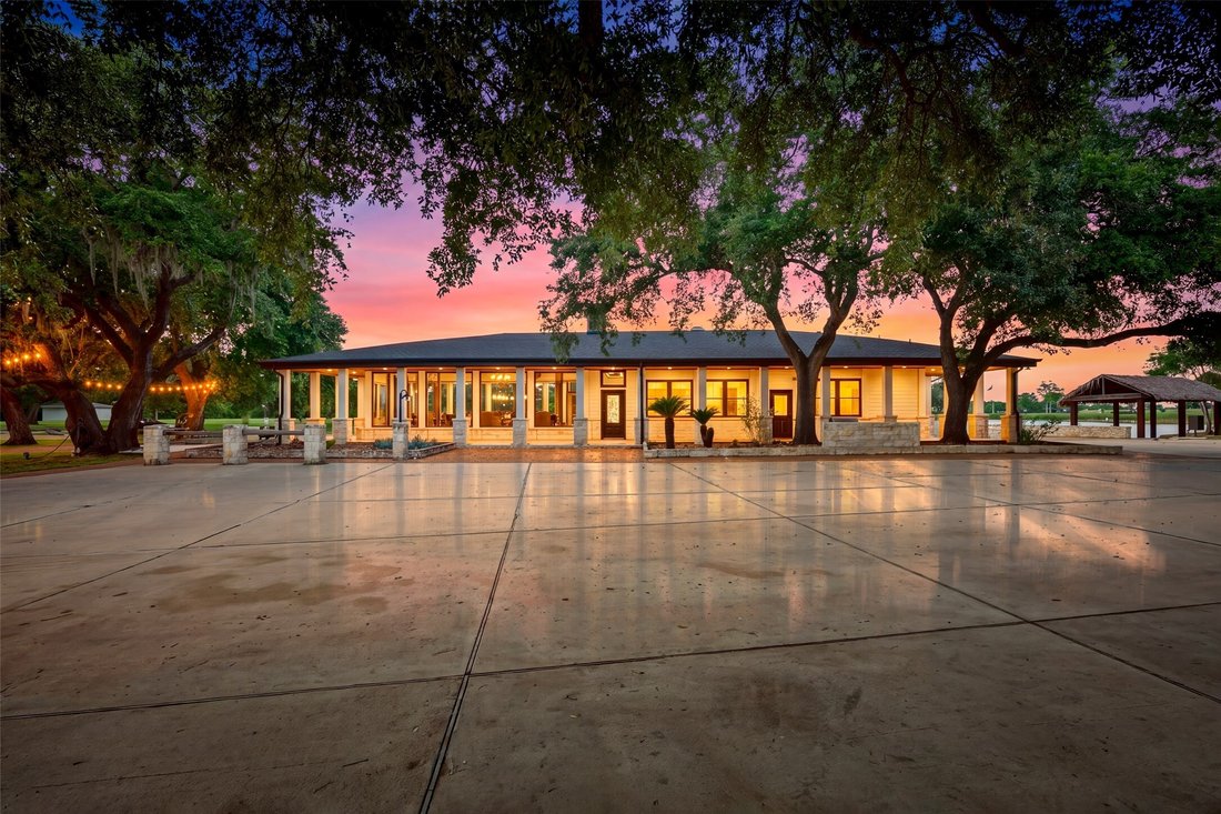 Farm Ranch in Wallis, Texas, United States 3 - 18045442