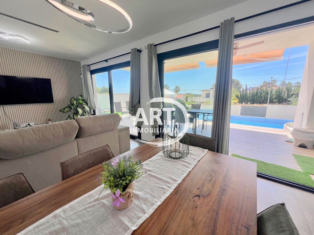 Chalet in San Antonio de Benageber, Valencian Community, Spain 4 - 18040486