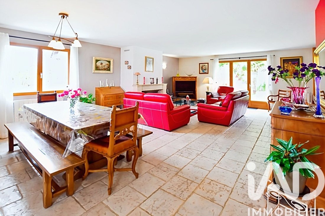 House in Crecy-la-Chapelle, Ile-de-France, France 2 - 17657793
