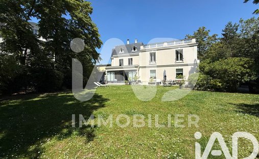House in Napoleon, Maisons-Laffitte, France 1