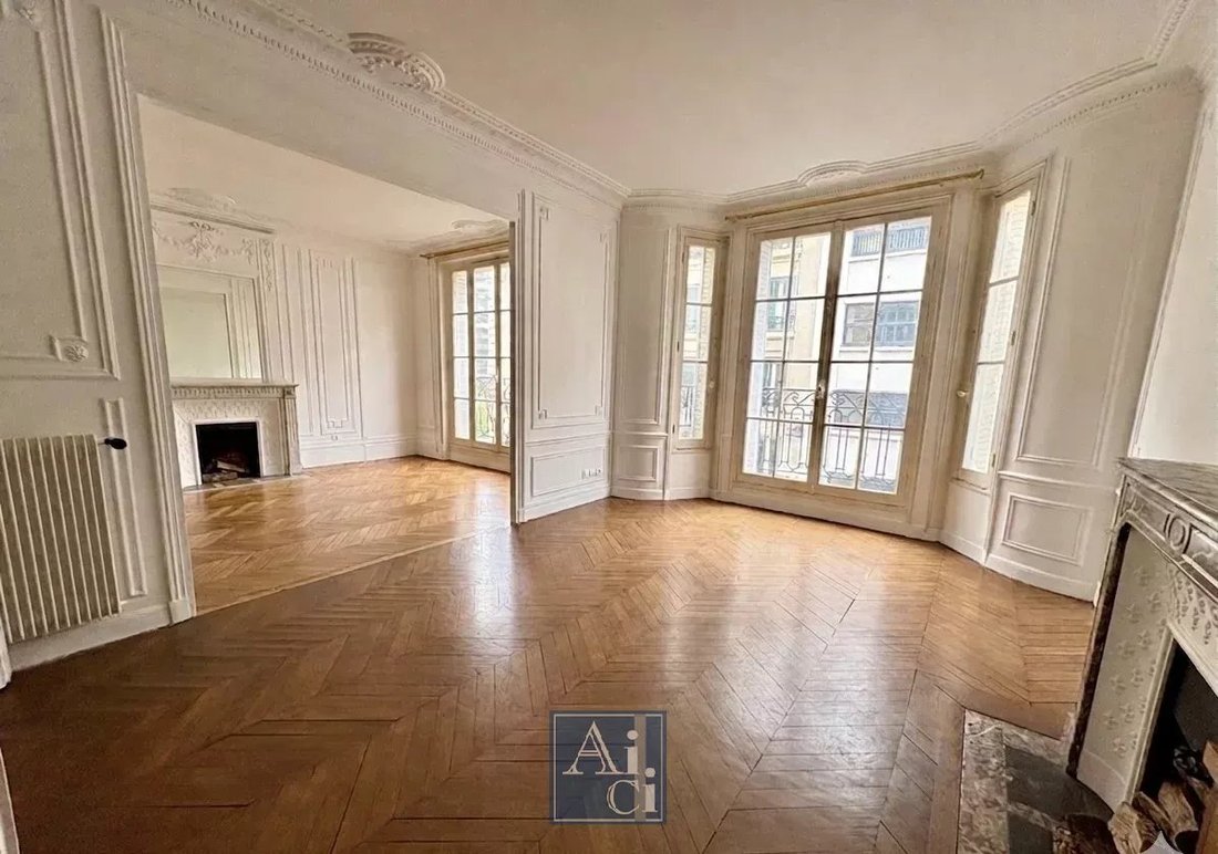 Apartment in Dupleix-Motte Picquet, Paris 15e Arrondissement, Paris 2 - 15206220