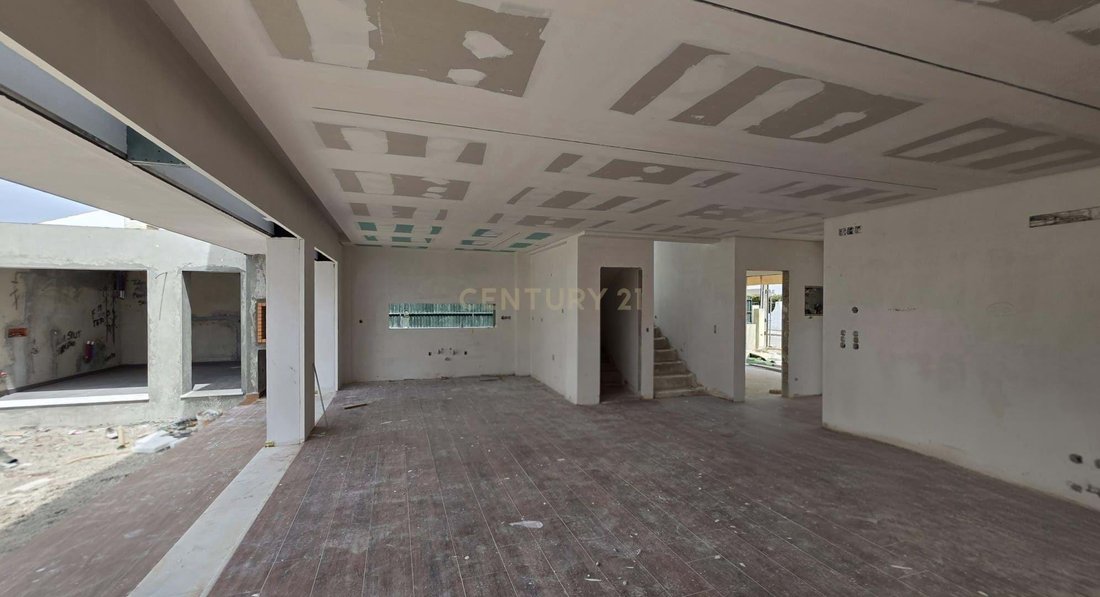 Villa in Aroeira, Charneca de Caparica e Sobreda, Portugal 3 - 18037962
