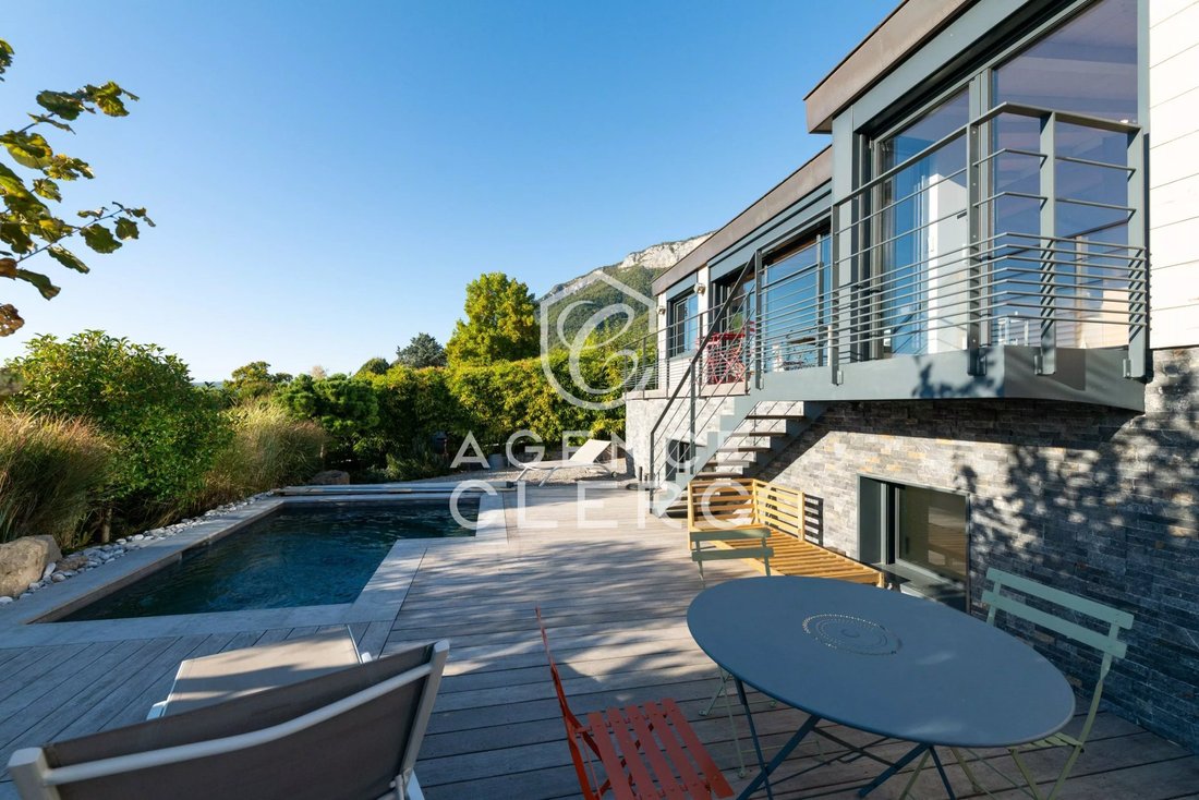 Villa in Veyrier-du-Lac, Auvergne-Rhône-Alpes, France 2 - 16935943