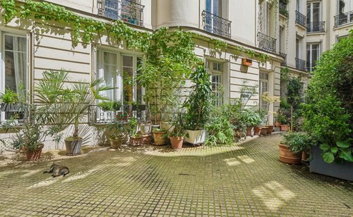 Apartment in Paris 18e Arrondissement, Paris, France 1