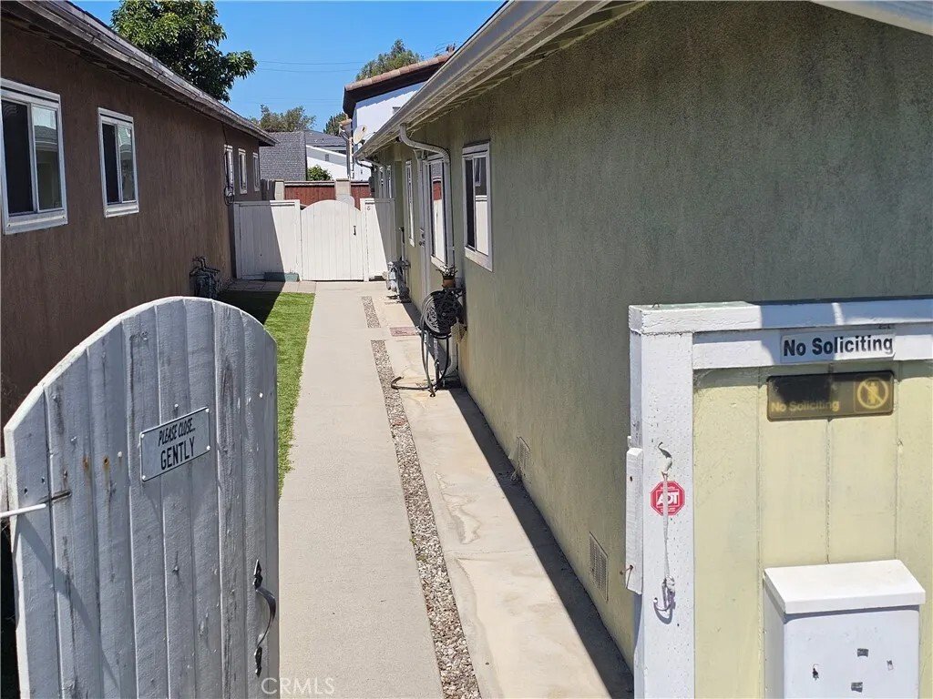 Torrance, California, United States 3 - 18048234
