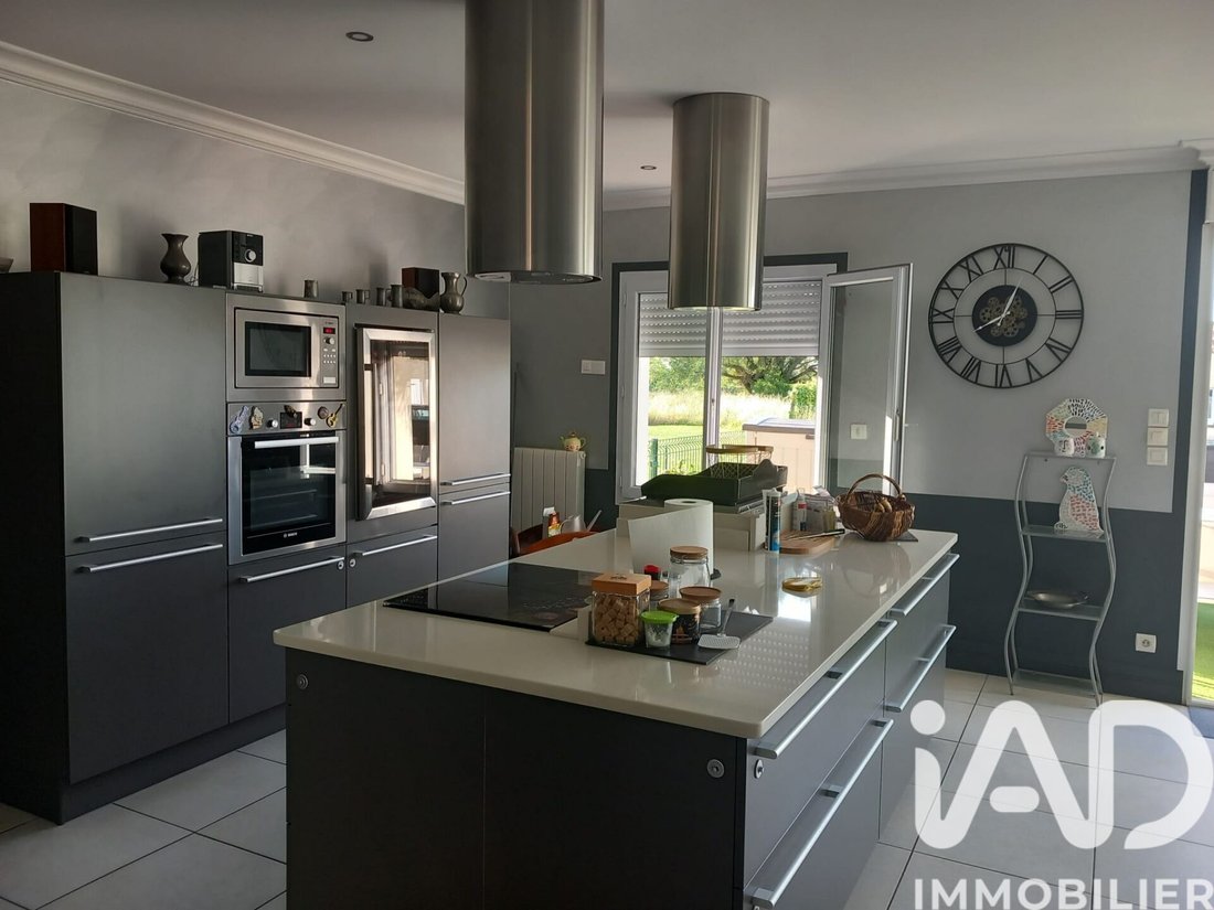 House in Yves, Nouvelle-Aquitaine, France 3 - 17459933