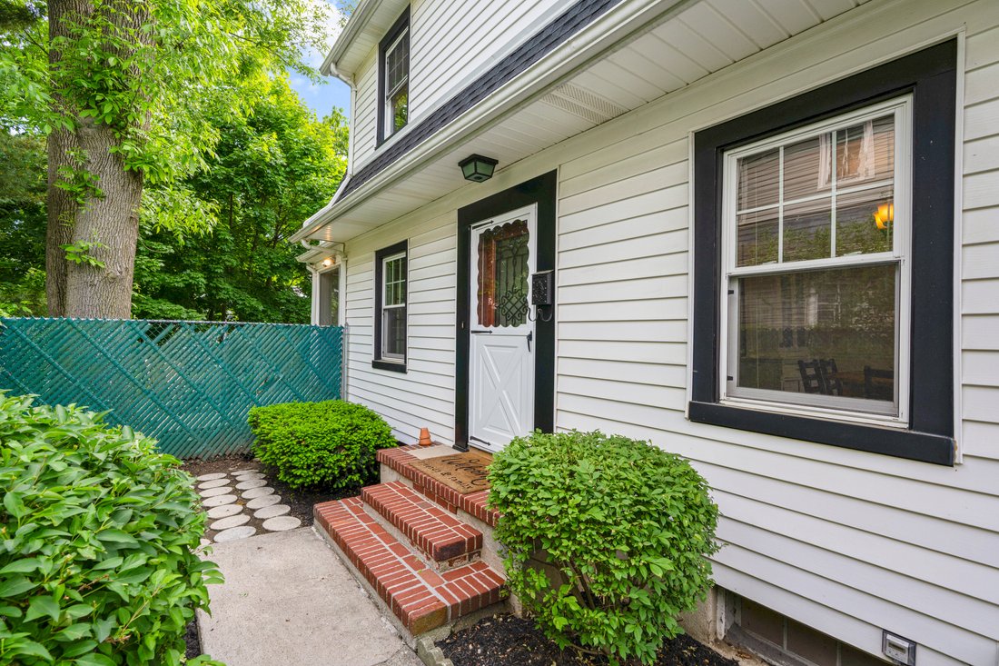 House in Village of Pelham, New York, United States 2 - 18039761