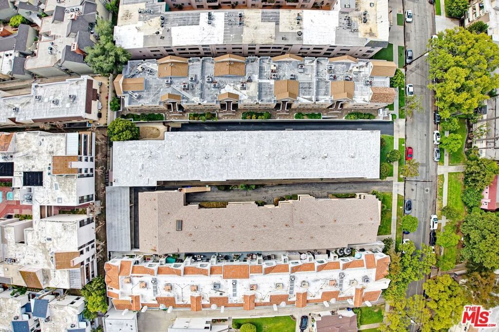 Glendale, California, United States 3 - 18044140