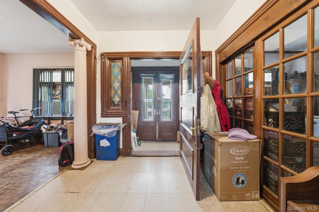 House in New York, New York, United States 4 - 18036510
