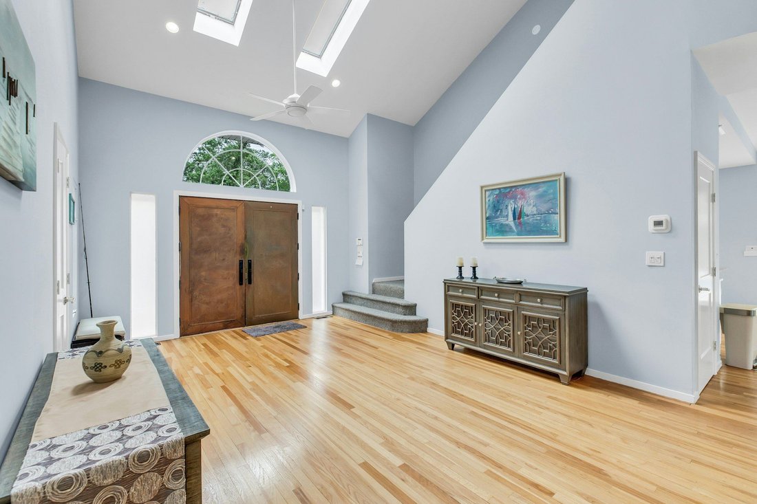 Hampton Bays, New York, United States 3 - 17756387