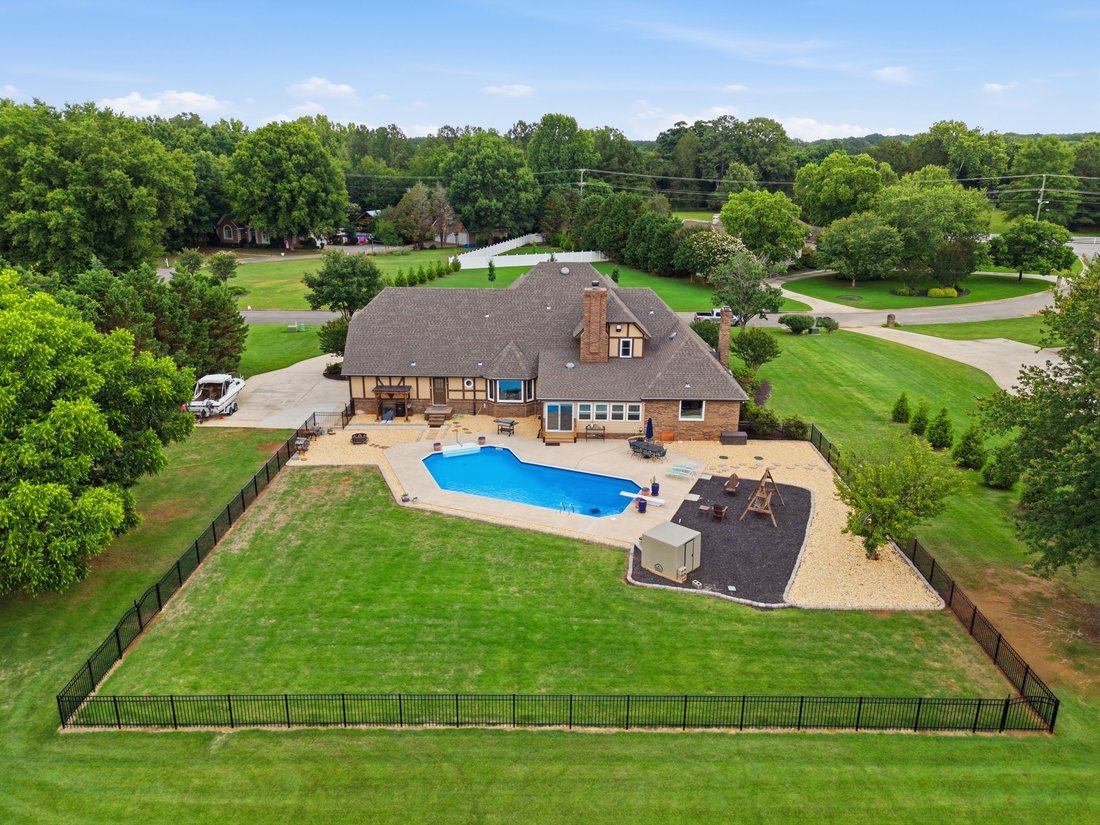 House in Decatur, Alabama, United States 3 - 18016675