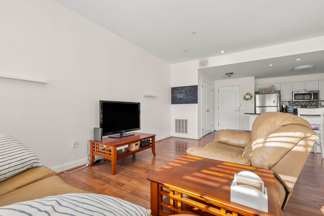 Condo in Braintree, Massachusetts, United States 4 - 18035558