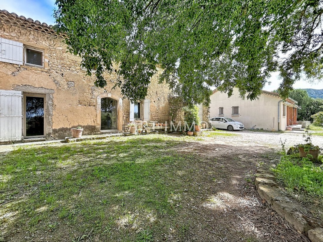 House in Robion, Provence-Alpes-Côte d'Azur, France 2 - 18037601
