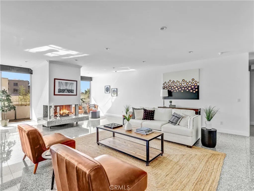 Condo in Los Angeles, California, United States 3 - 16903582