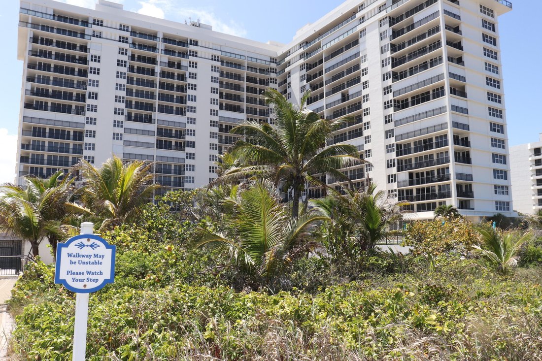 Condo in Boca Raton, Florida, United States 1 - 18001932