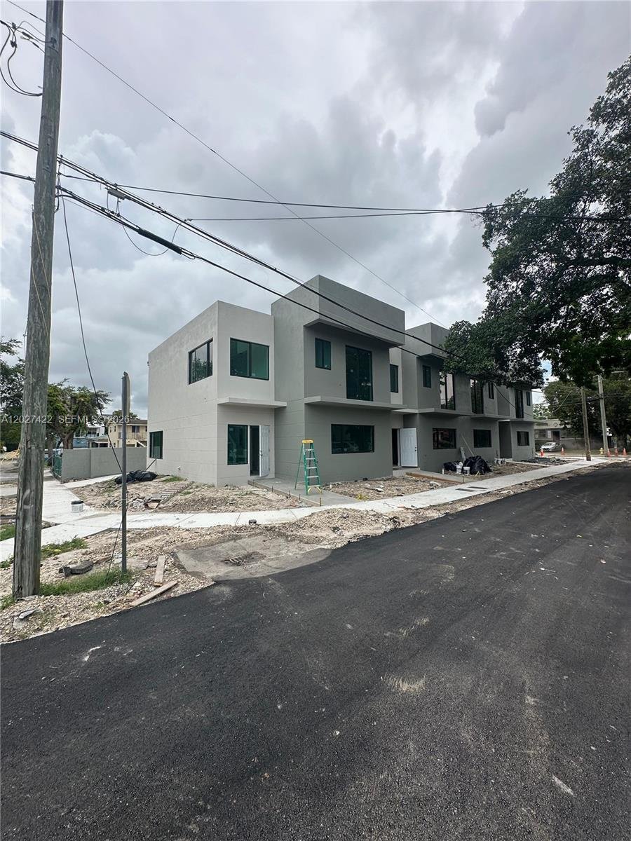 Miami, Florida, United States 4 - 18041447