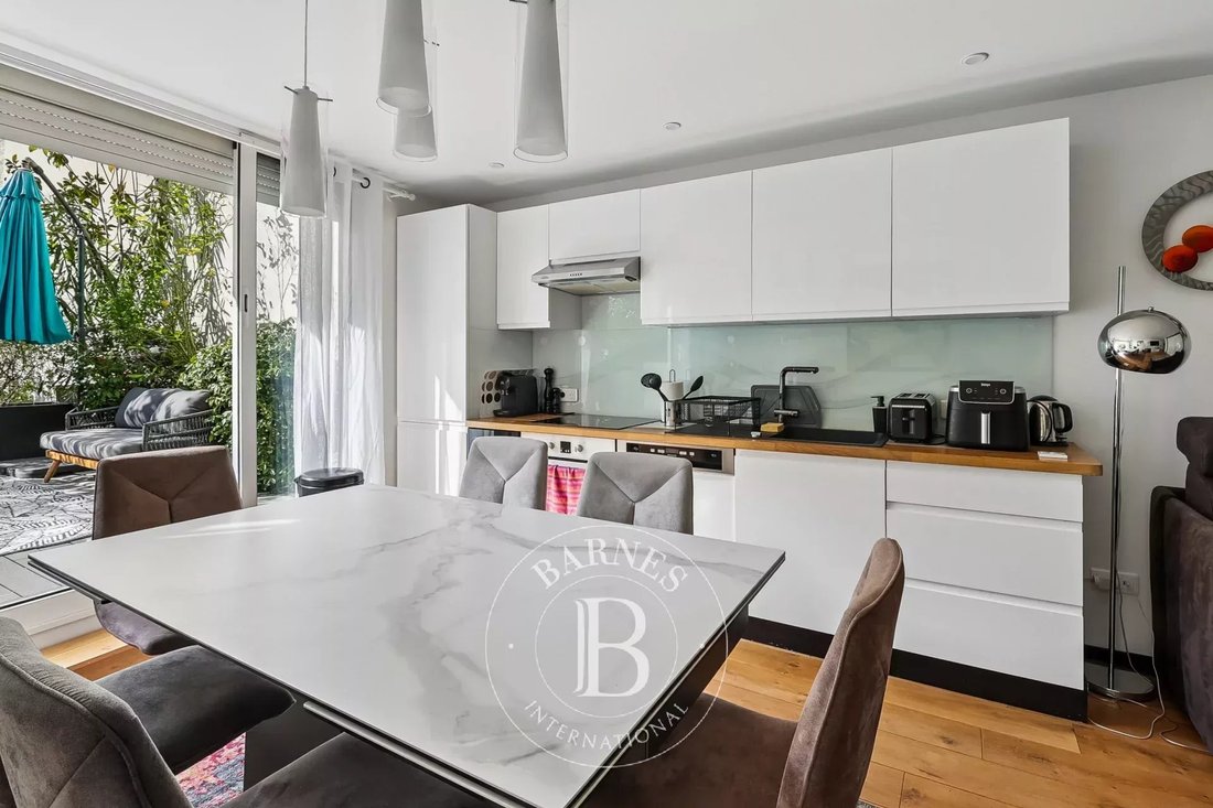 Apartment in Chaillot, Paris 16e Arrondissement, Paris 5 - 18038222