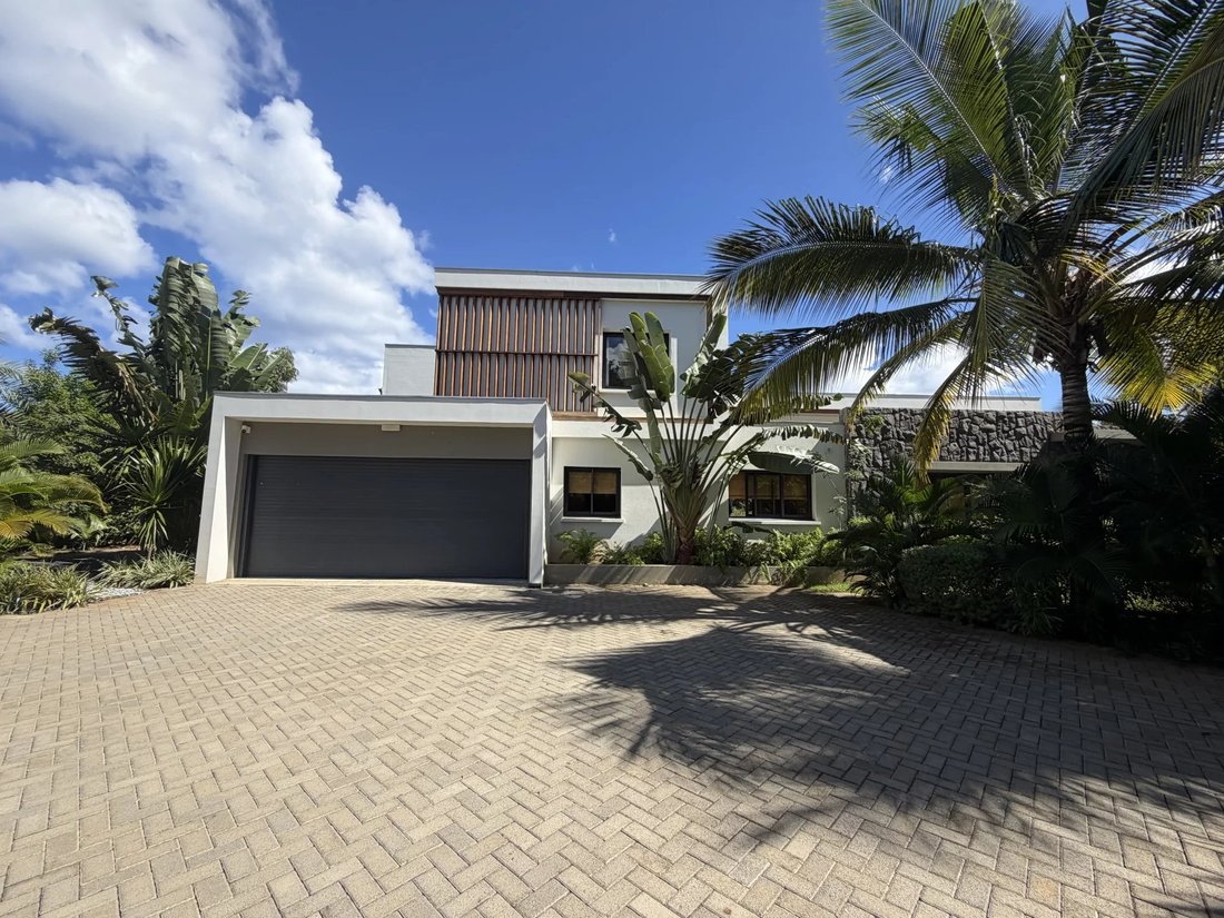 Villa in Tamarin, Rivière Noire District, Mauritius 2 - 18038430