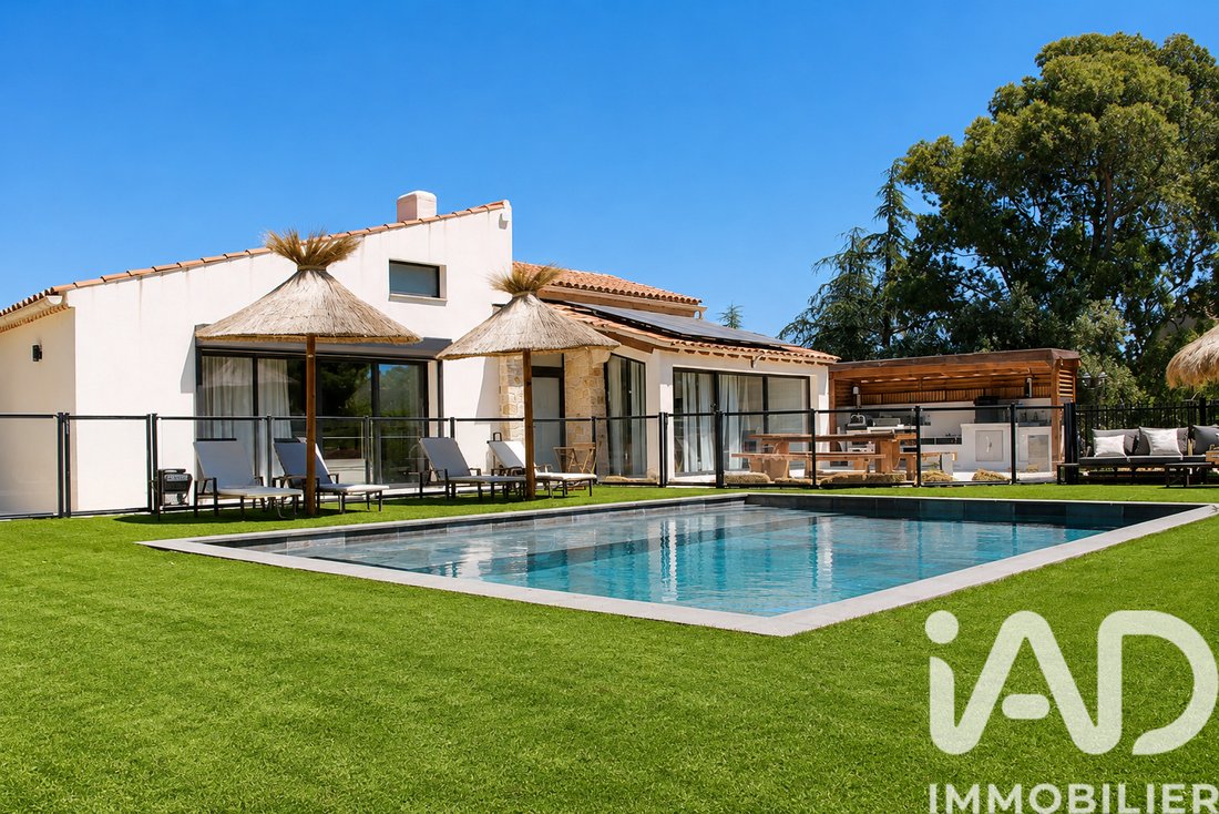 House in La Cadiere-d'Azur, Provence-Alpes-Côte d'Azur, France 2 - 18046352