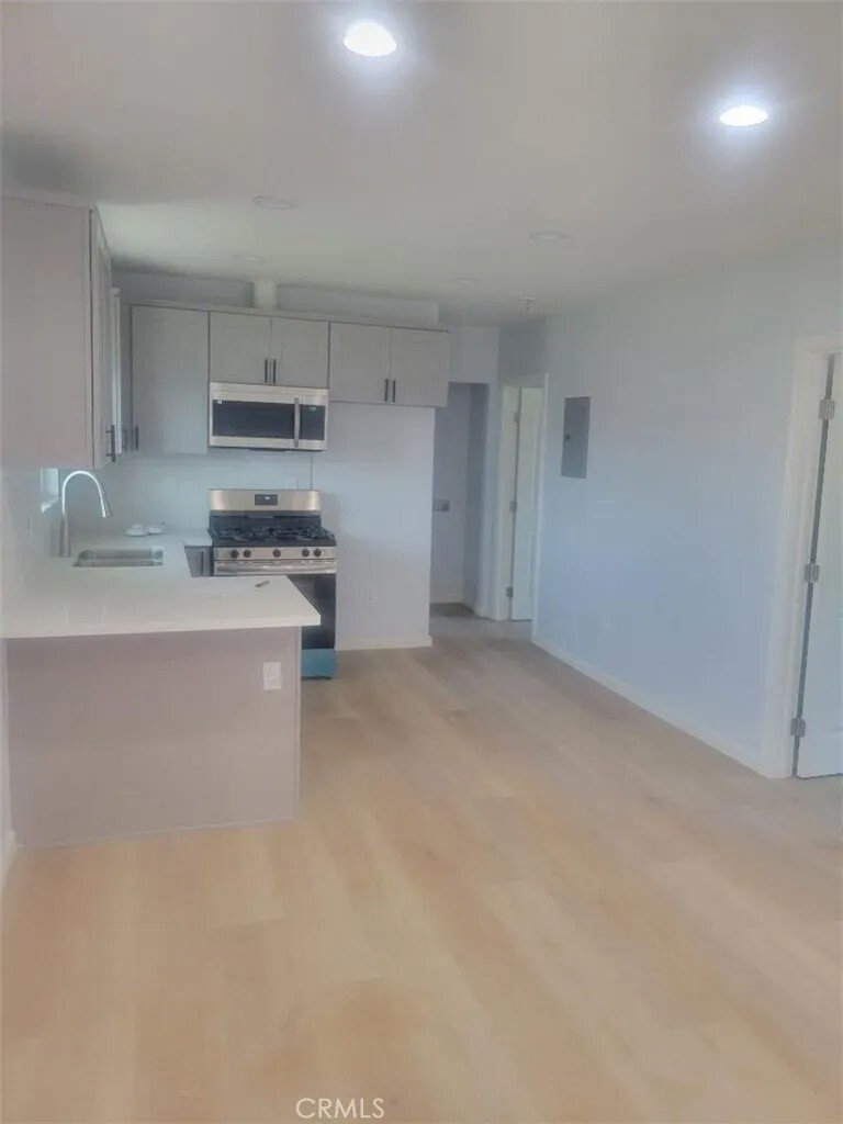 Los Angeles, California, United States 4 - 18048247