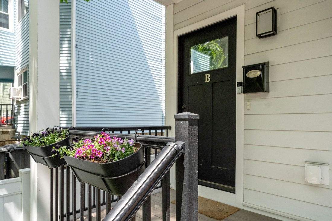 Condo in Somerville, Massachusetts, United States 2 - 18035457