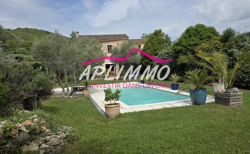 Villa in Saint-Thome, Auvergne-Rhône-Alpes, France 1