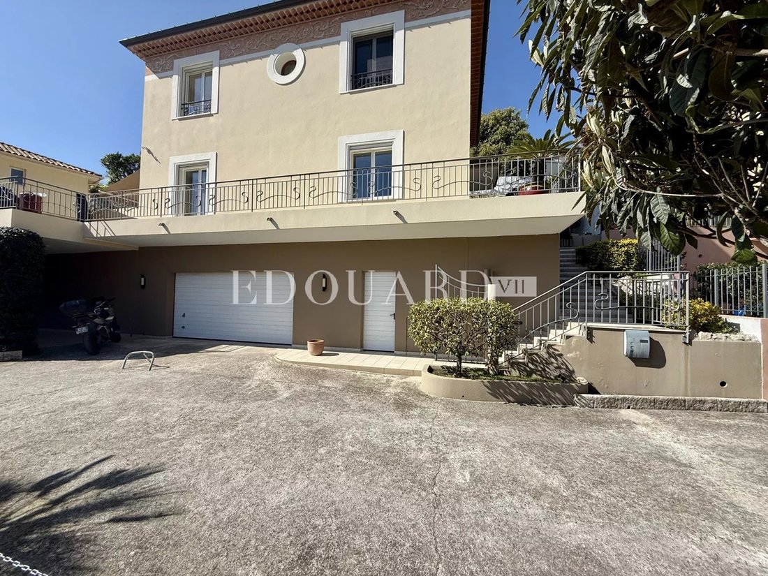 House in Menton, Provence-Alpes-Côte d'Azur, France 1 - 18038070